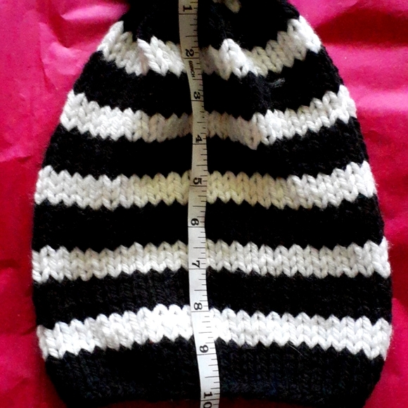 Lightweight knit slouchy beanie - Picture 5 of 7